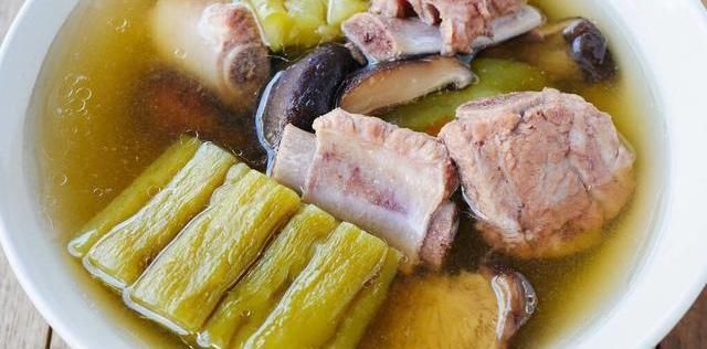 炖排骨汤开始就错了，难怪不好喝，教你饭店不外传的秘方，太香了