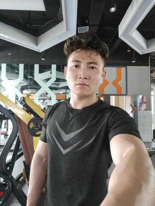 鹿晨辉|别学那些健美运动员,干净增肌,才是普通人的健身首选