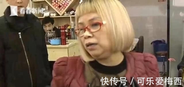 店家|一年轻女子美发，结果却成了大妈发型，店家：是你发质不好