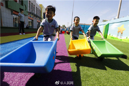 建议幼儿园能满足的地区取消学前班