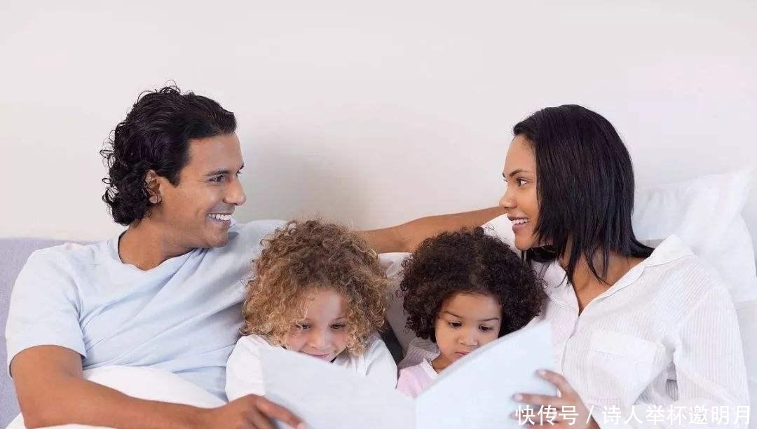 发现|萌娃冲向宝爸没被接住,一转头发现宝爸抱住了宝妈宝宝是多余的