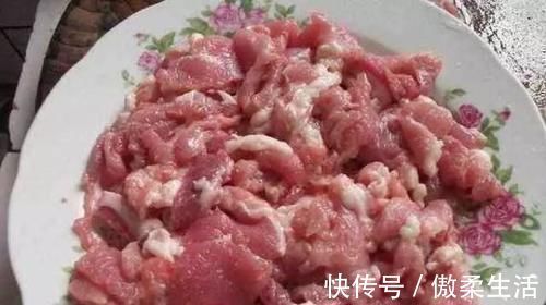 小技巧|掌握这四个小技巧,不管炒什么肉时,都鲜嫩好吃,入味