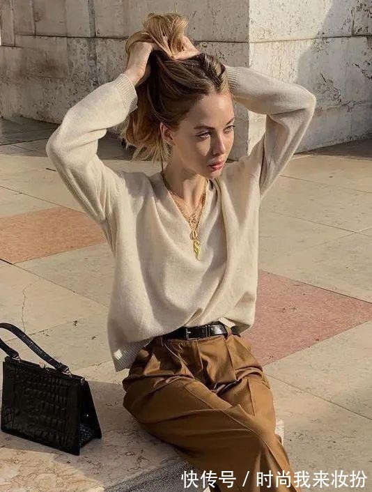 显瘦 今年毛衣流行这么塞!超显瘦还显高5cm!