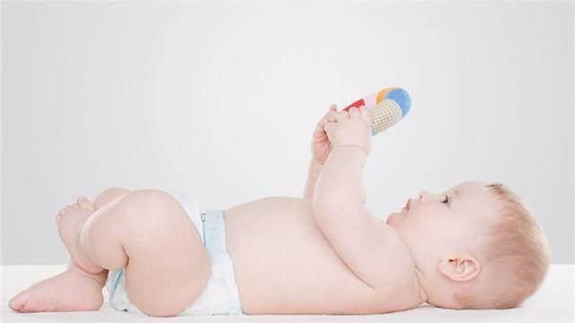 陪伴|婴幼儿有这些小动作说明缺少陪伴了 家长别不当回事