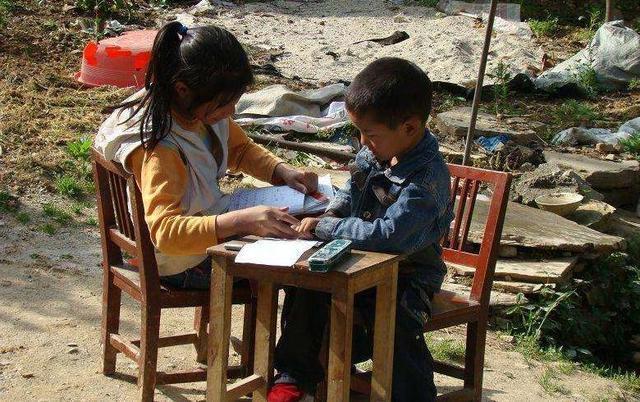 仇恨|弟弟的日记本里,记满了对姐姐的“仇恨”,网友却说很温馨有爱