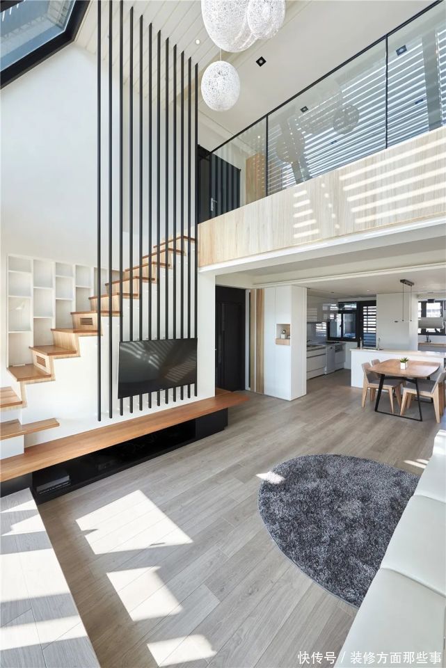 铁艺|复式房楼梯装修太愁人?学学年轻人这样设计,不仅显档次还有艺术感!