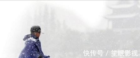 冬季钓鱼,这个地方都是鱼窝,在鱼窝里还怕钓不到鱼?