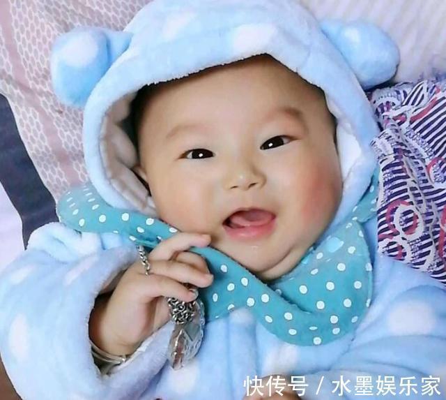 爱笑|宝宝哭是天生的笑是智商高表现宝宝三个时间笑,可能更聪明