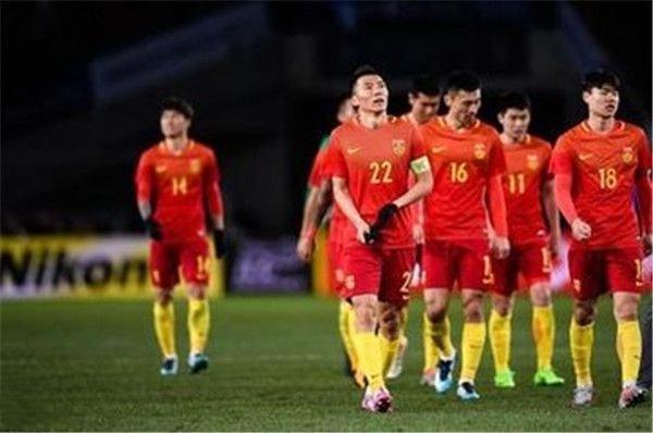 国青|凌晨1点!中足联最新决定引爆争议,球迷吐槽:搞不懂中国足球