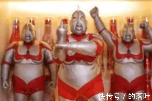 迪迦|当奥特曼失去身材管理,迪迦和贝利亚发福,初代的身材令怪兽绝望!