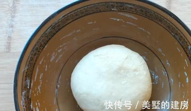 保鲜膜|面包这样做,口感细腻,气孔均匀,入口绵软香甜,真的是非常好吃