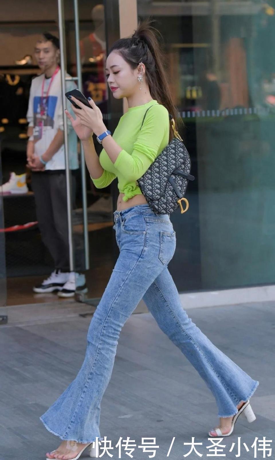 火辣|美女街拍:不愧是射手座美女,外表看起来很火辣,其实很保守,不会到处乱玩