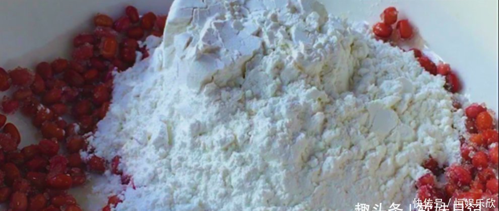  糯米别做糍粑了，加一碗红豆，孩子最喜欢了，吃上一次念念不忘