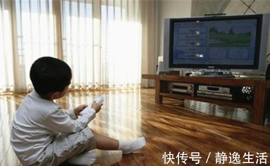 电视屏幕|从小爱看电视的孩子,和不看电视的孩子,长大后有3大明显区别