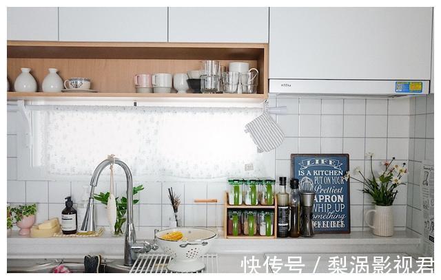 玄关|她家玄关太好看了，一进门就被美到，喜欢这样务实不花哨的装修！