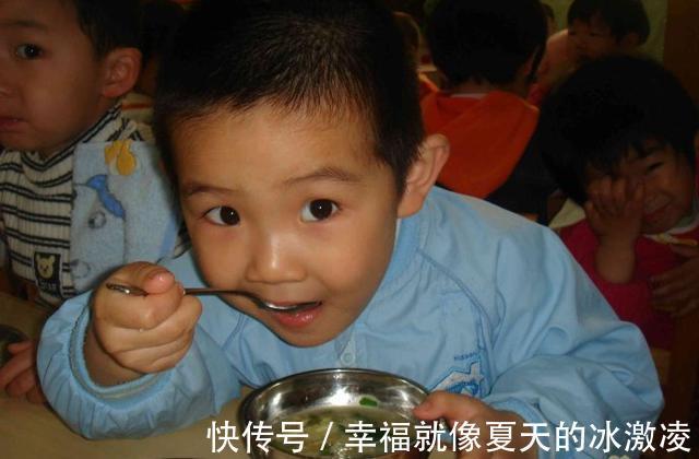 多吃|别再给娃喝骨头汤了!儿科医生天然“增高剂”,每家都有