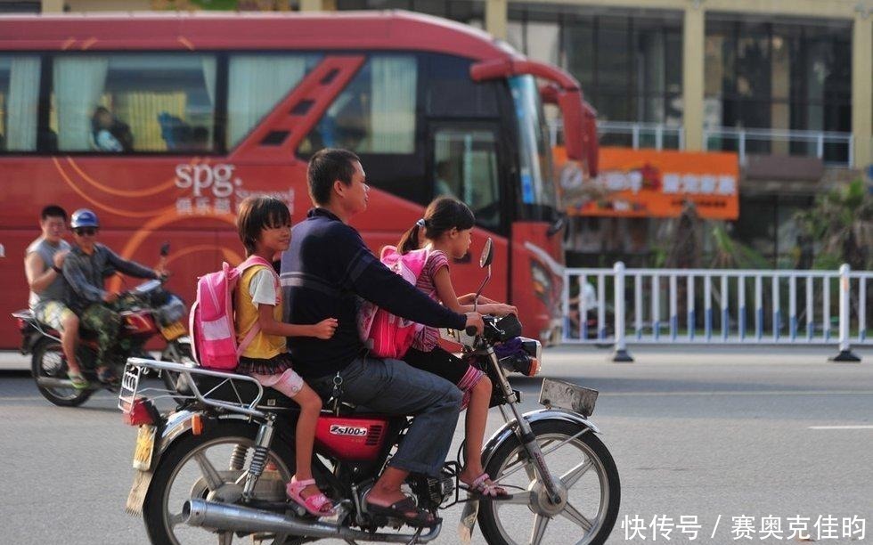 家庭教育|放学爸爸接还是妈妈接,直接看出孩子家庭教育情况,准确率很高