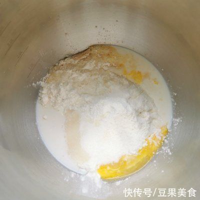 美味|香葱肉松面包卷这样做，营养又美味