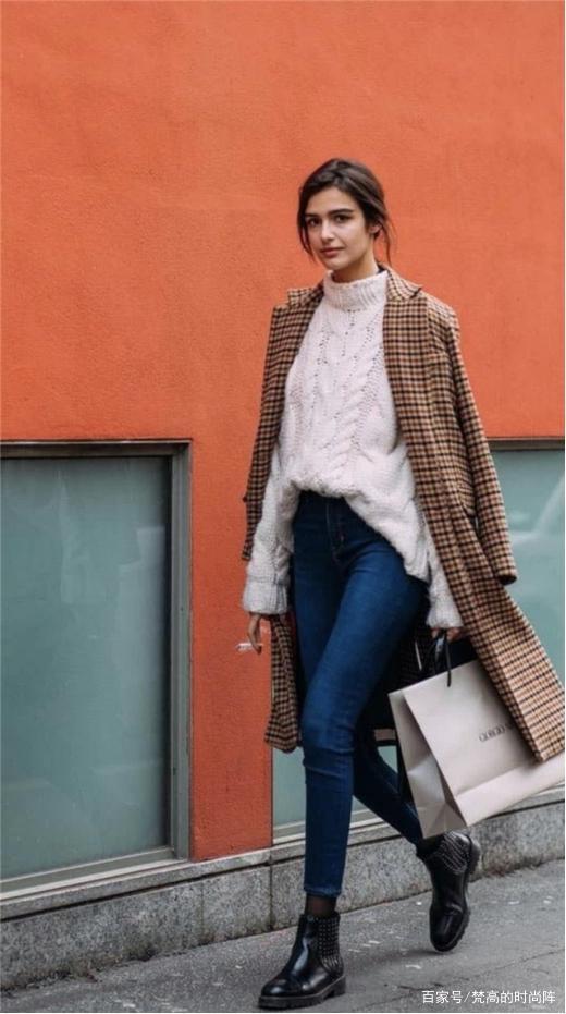 毛衣+裙装、大衣+踝靴才是今冬流行趋势,优雅高级,谁穿都好看
