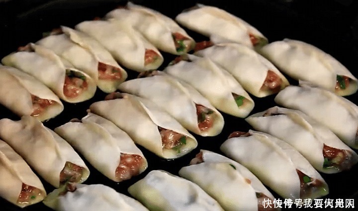 入秋后,多给家人做这面食,皮脆肉嫩,三天两头做一回,特好吃