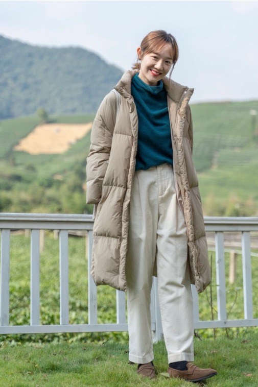 紧身裤 时髦精必看!2021年最流行的羽绒服穿法,让你美得不重样