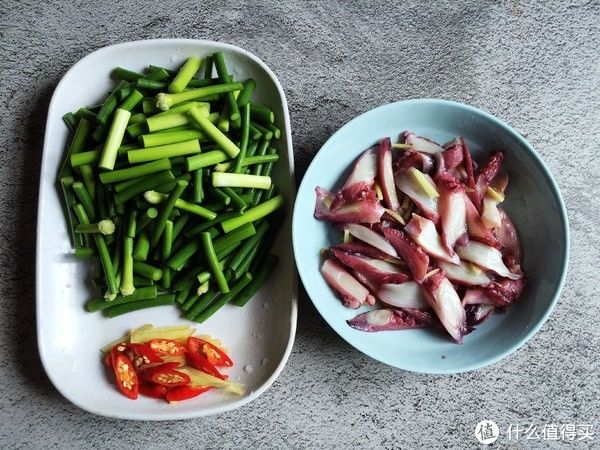 天气转凉,这菜可常吃!温和不辣口,配它炒一炒,鲜嫩好吃又开胃