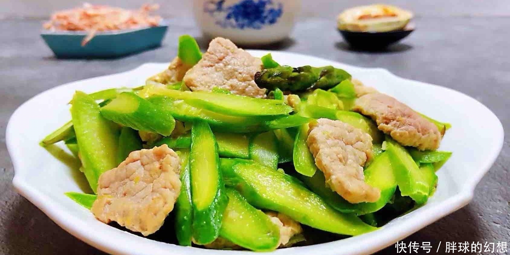 春吃芦笋好处多,买时看“4处”就够了,脆嫩又新鲜,一挑一个准