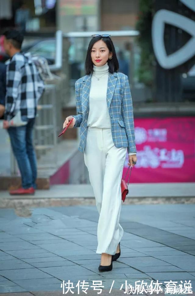 格纹|蓝色格纹时装搭配尖头高跟鞋，不仅让你时尚而且更有自信