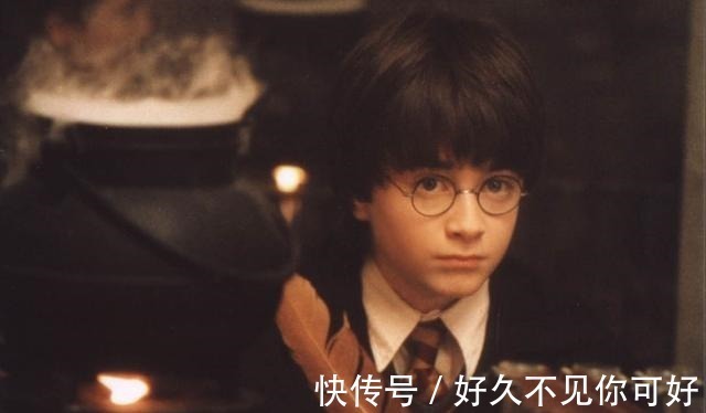 英国|日本有个学生叫柯南,英国有个叫哈利波特,而中国有三个……!