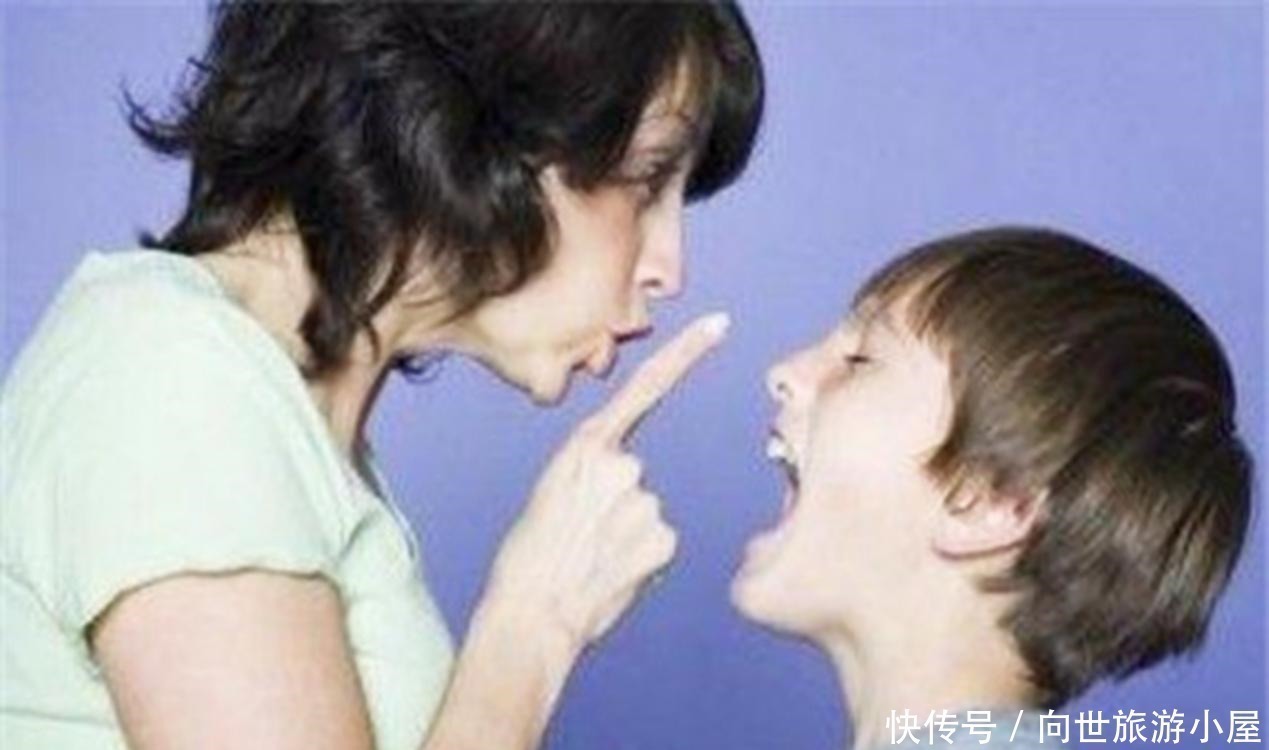 超市|儿子在超市偷吃糖,员工斥责没教养,妈妈的回答凸显高情商