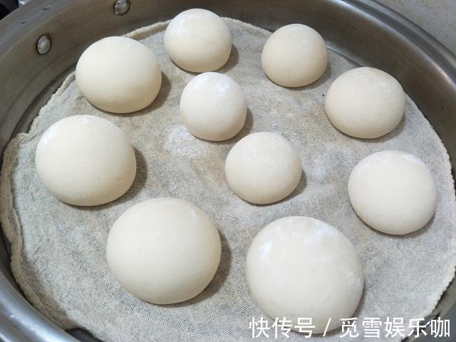 干酵母粉|天冷了,蒸馒头要发好面,好方法1个小时发满盆,蒸馒头蓬松暄软