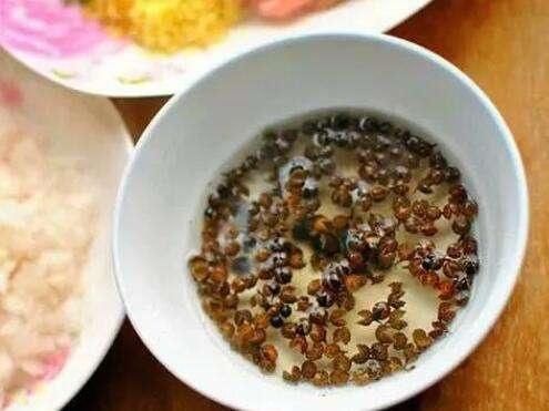 红糖|肩周炎、颈椎病总治不好?老中医推荐:花椒加它,疼痛不复发!