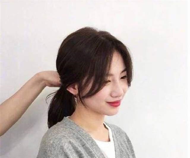 卷发 别被发型毁了造型,看起来充满了“大妈感”,换发型推荐这几种