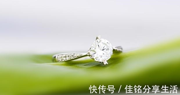 价格 0.5克拉钻戒价格如何能不能买佩戴效果好吗!