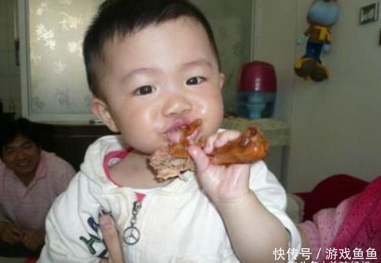 盐分|酱油吃多了会导致娃“积食”？不止积食还会影响长身高，父母注意