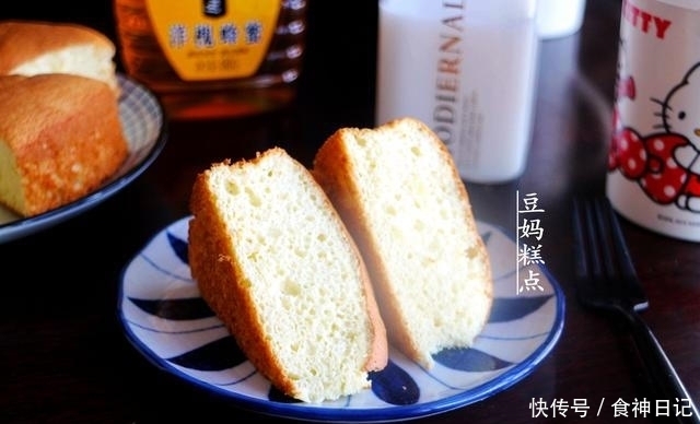 不用油不用牛奶,教你做蜂蜜蛋糕,蒸或烤都可以,只需4种食材