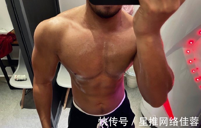 型男|肌肉型男有颜有料,麒麟臂健壮如大腿,胸肌练到青筋爆裂!