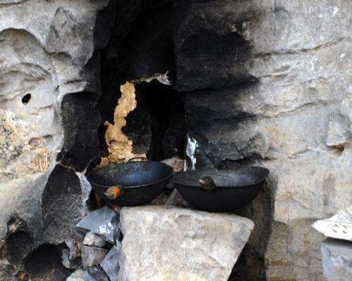 现实|男人被大山“压”30年,村民称现实版“猴哥”,让人无法理解