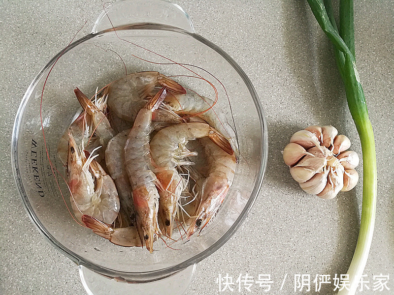 虾肉最馋人的做法，味道太鲜美了，一周吃三次，上桌就光盘