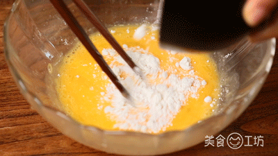 蕾丝|别吃鸡蛋饼了！平底锅就能做，简单到没机会失败