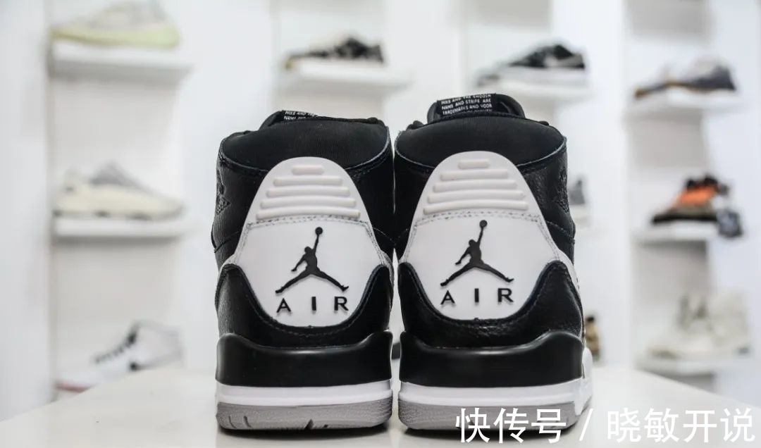 上脚 设计新颖，Air JordanLegacy 黑白经典配色，潮人上脚款！