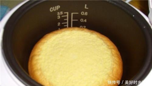 白泡|在家想吃蛋糕，电饭锅也能做，记住这几点，蛋糕不塌陷，绝顶好吃