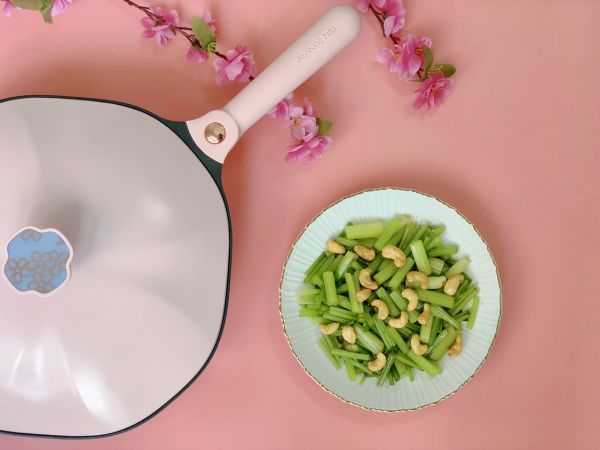 腰果|腰果拌芹菜