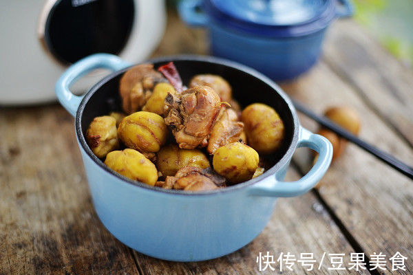 别怪我没提醒你，这道板栗烧鸡块一吃就上瘾