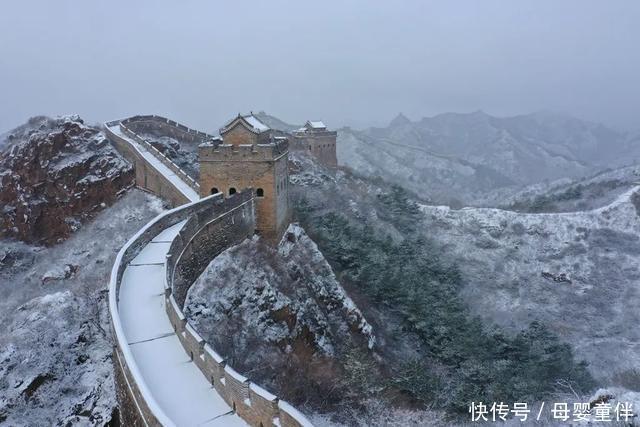 长城|惊艳！金山岭长城迎初雪，银装素裹共长天一色！