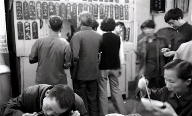 服务|50年前“下馆子”,和现在比有何差距?顾客虽非上帝,但比现在好