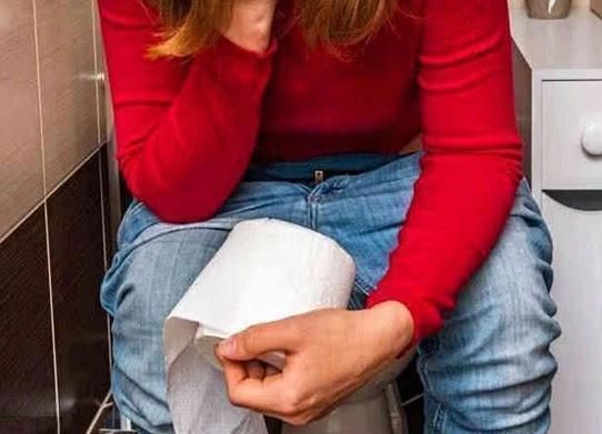 症状|“肠癌”初期不疼不痒,一旦身体有这“3症状”,八成已中招,别忽略!