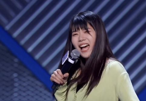 脱口秀演员杨笠输给秦霄贤，被常驻嘉宾灵魂拷问：男人还普通吗？