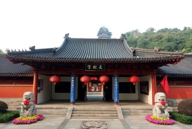 这里是郑和下西洋必去之地，海内外体制最高的官方建筑，信徒无数