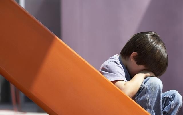 心理学家|心理学家:男孩爱哭是好事,遇到这3种情况最好“释放情绪”